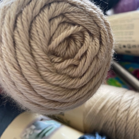 Yarn 🧶 - Picture 4 of 6